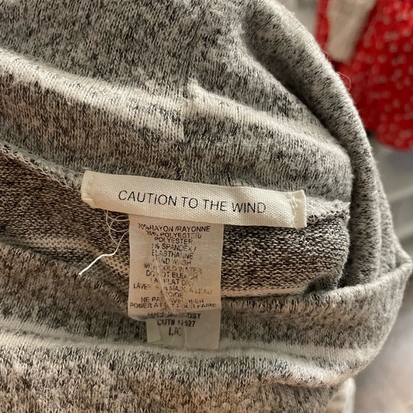 Cropped Mock Neck Top - Picture 2 of 3